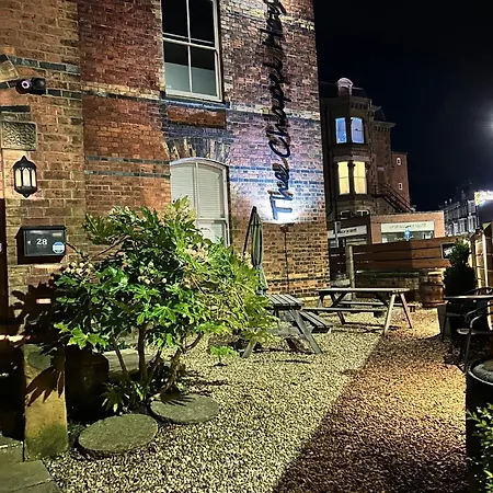 The Chapel House 4*