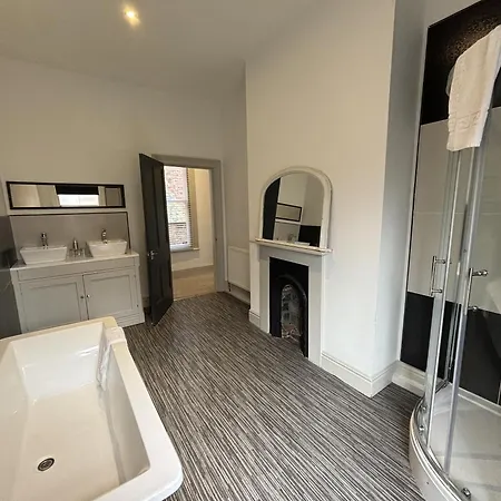 The Chapel House 4*