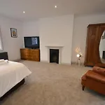 The Chapel House سكرابورو