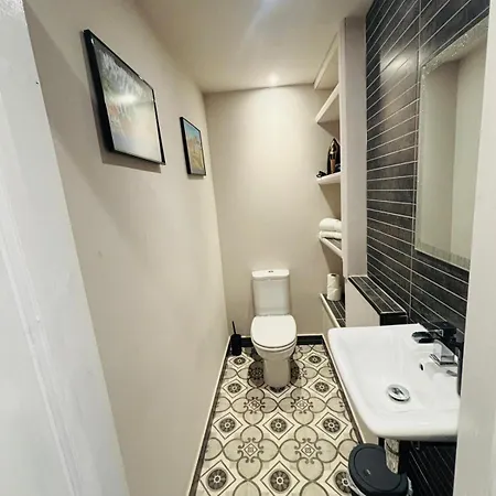 The Chapel House 4*
