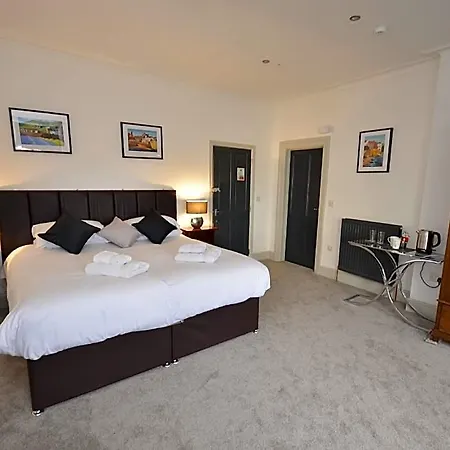 The Chapel House B&B 스카버러