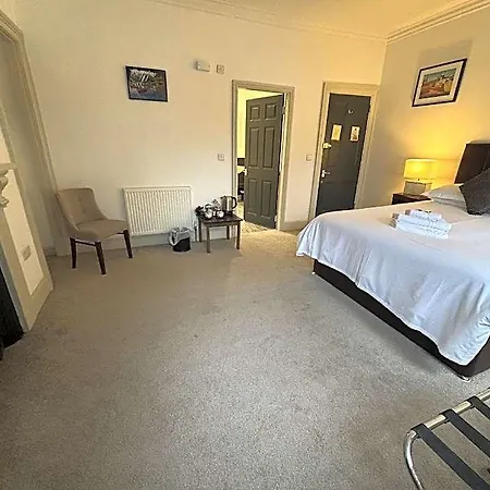 The Chapel House B&B 스카버러