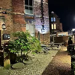 The Chapel House 4*