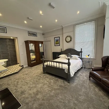 לינה וארוחת בוקר The Chapel House